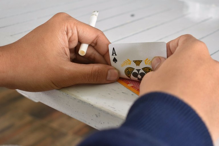 德州牛仔下注策略怎么用？三个实用技巧让打法更稳健